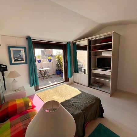 Belle Chambre Spacieuse, Tropezienne, Vue Remparts, Clim, Parking 艾格-莫尔特 外观 照片